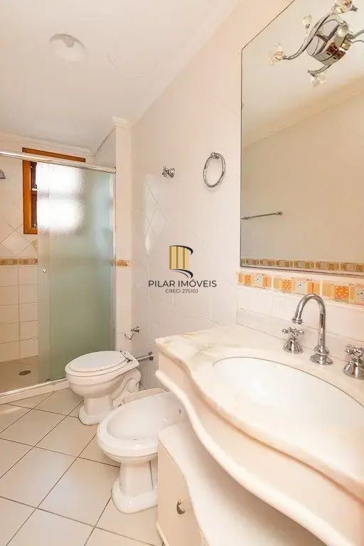 Vende-se apartamento com 3 quartos( 1 suíte), 111m² e 1 vaga – Auxiliadora