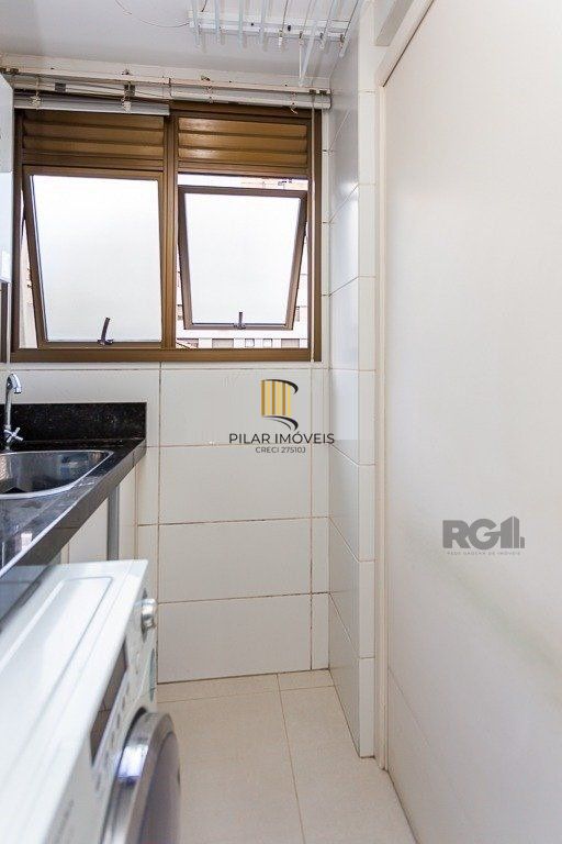 Apartamento 3 dormitórios, 1 suíte, 2 vagas - 74,91m² no Bairro Petrópolis