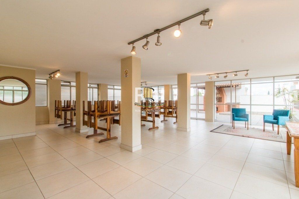 Apartamento á Venda - 140m², 3 dormitórios, sendo 1 suites, 2 vagas - São João