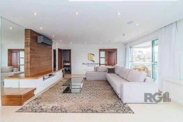 Apartamento de alto padrão, 3 suítes, 3 vagas, ao lado da Praça da Encol