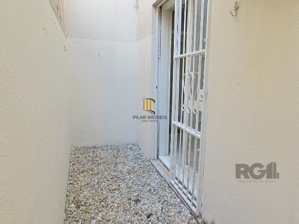 Apartamento com 1 Dormitório e Pátio Privativo no Bairro Petrópolis
