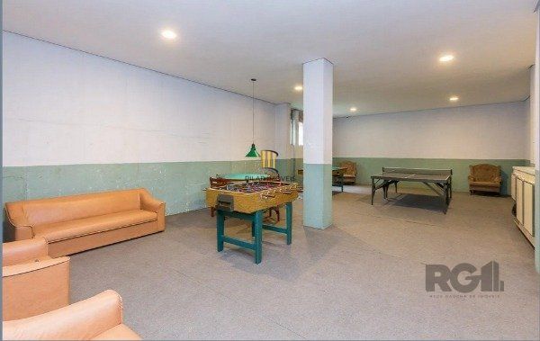 Vende-se apartamento 3 quartos com suíte e duas vagas - 134m² - Moinhos de Vento