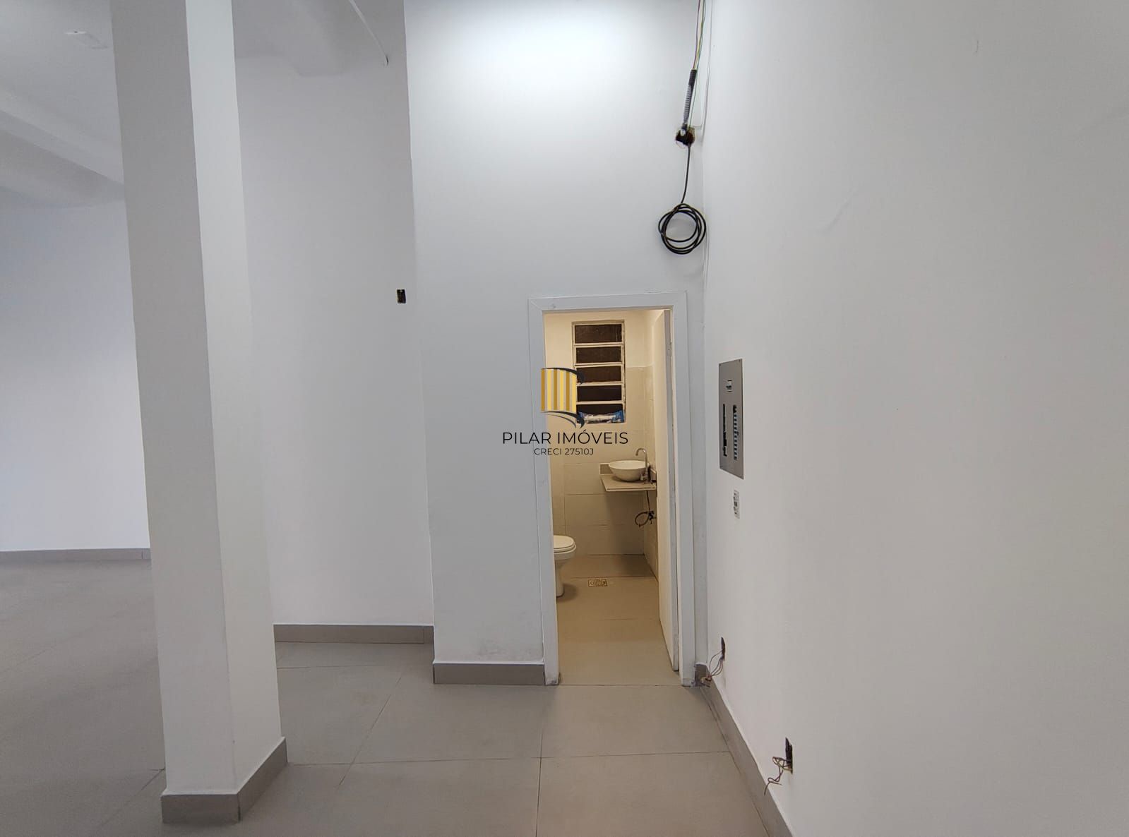 Vende-se loja com 100 m² - Floresta