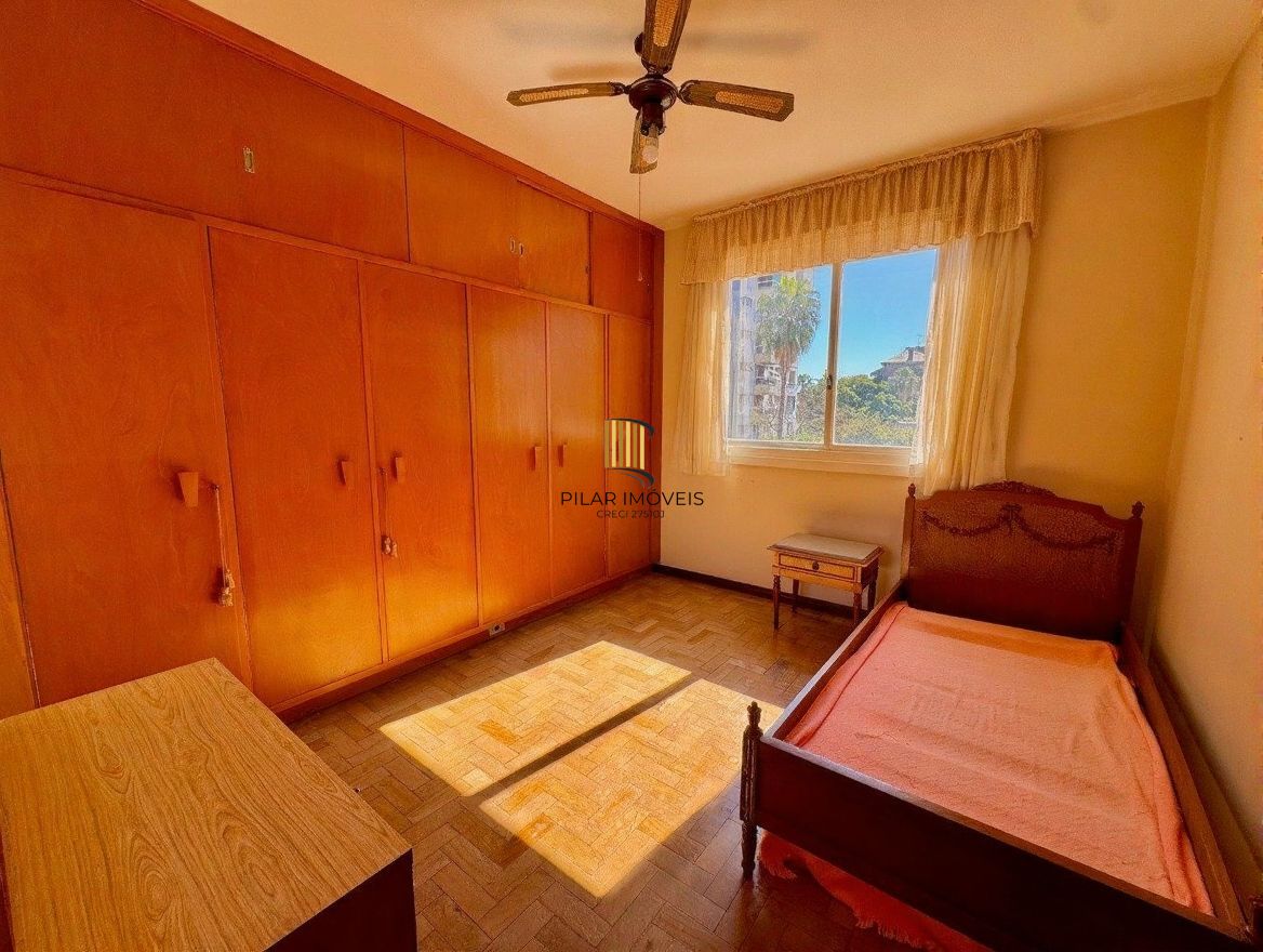 Vende-se apartamento com 3 quartos(1 suíte), 174m² e 2 vagas - Bom Fim