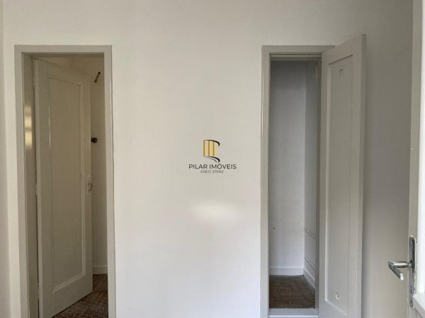 Vende-se apartamento com 2 quartos, 76m², sacada e 1 vaga - Auxiliadora