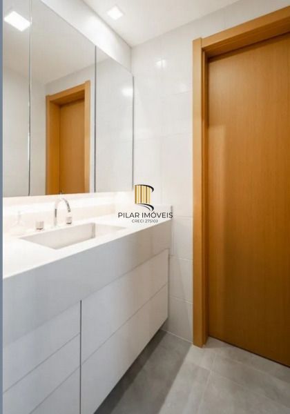 Vende-se amplo apartamento com 3 suítes, 126m² e 2 vagas - Petrópolis