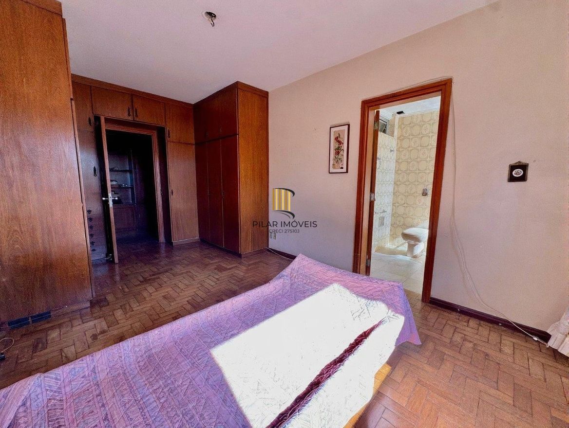 Vende-se apartamento com 3 quartos(1 suíte), 174m² e 2 vagas - Bom Fim