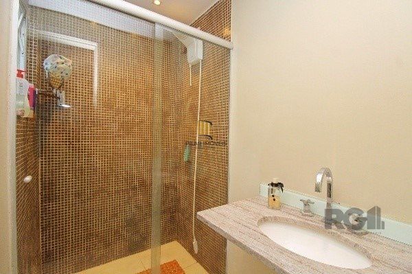 Bela cobertura 2 quartos com suíte e vaga coberta, sacada e piscina - 123m² - Bairro Petrópolis