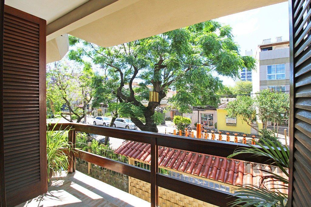 Vende-se casa duplex 3 dormitórios com 2 vagas próximo ao Clínicas - Santana
