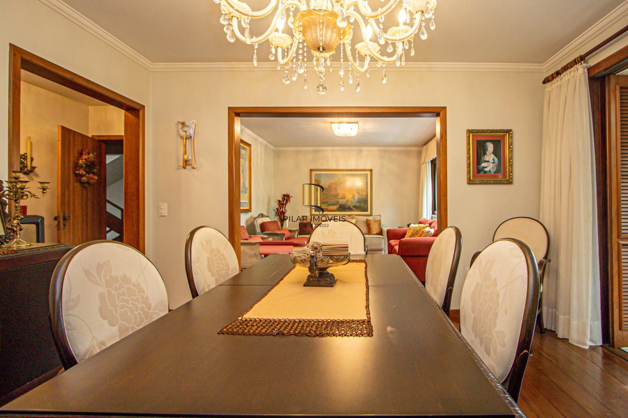 Apartamento mobiliado com 4 quartos, hidromassagem e 2 vagas -254 m²- Petrópolis