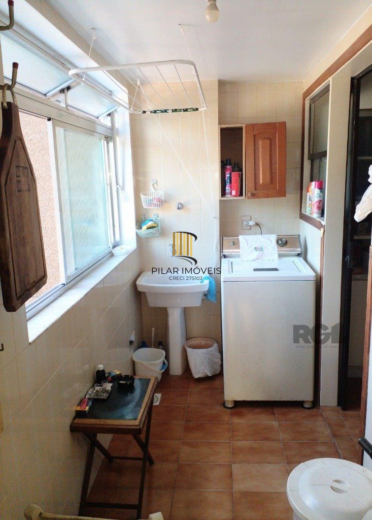Apartamento de 2 dormitórios, 2 banheiros e 1 vaga de garagem no Bairro Petrópolis