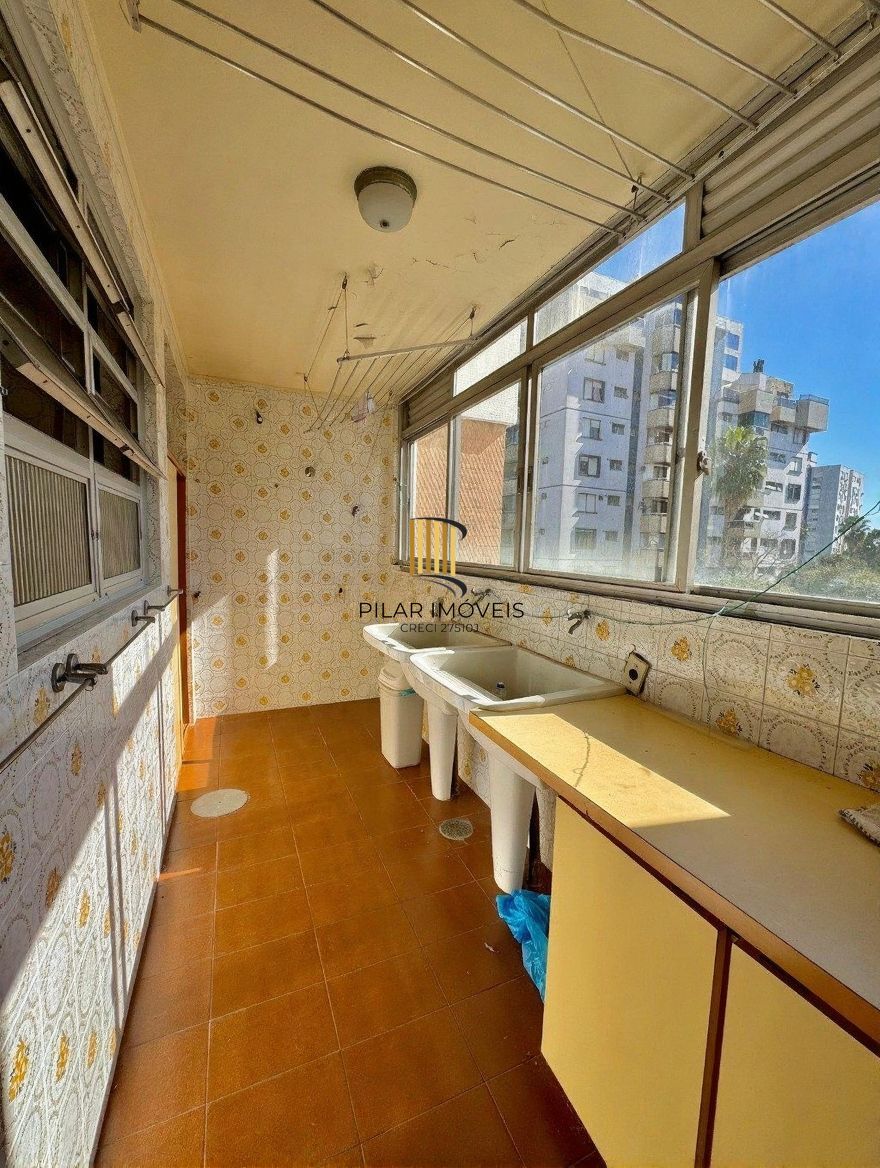 Vende-se apartamento com 3 quartos(1 suíte), 174m² e 2 vagas - Bom Fim