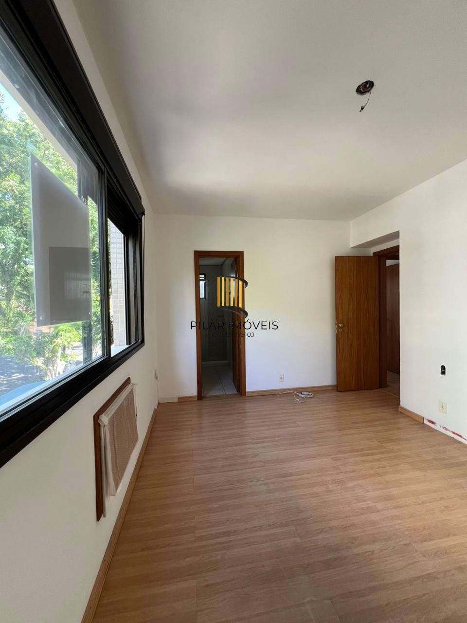 Vende-se apartamento com 3 quartos (1 suíte), 103m² e 2 vagas – Petrópolis