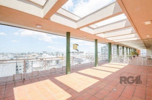 Amplo Apartamento de 3 quartos com suíte e 2 sacadas, com Vista para o Guaíba e 1 Vaga - Moinhos de Vento - 126m²