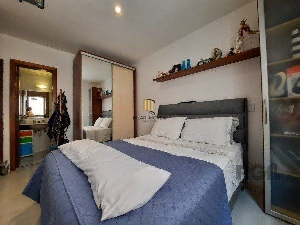 Vende-se apartamento com 2 quartos (1 suíte), 61 m² e 1 vaga – Petrópolis