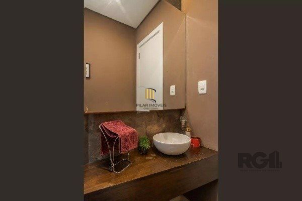 Bela cobertura com 3 quartos, incluindo 1 suíte, 2 vagas de garagem em localização privilegiada - 150m² - Auxiliadora