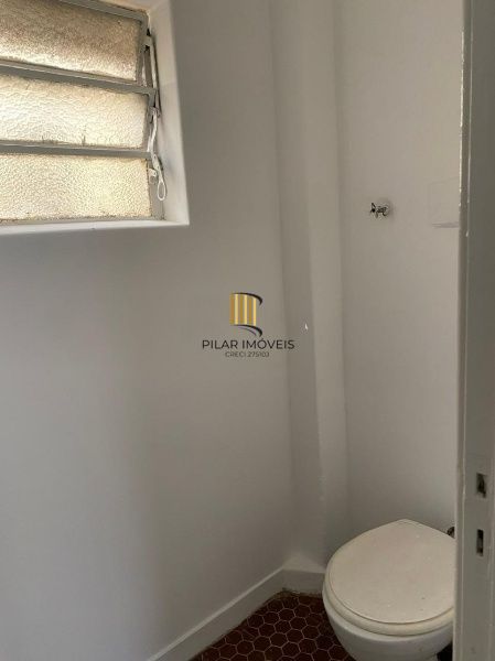 Vende-se apartamento com 2 quartos, 76m², sacada e 1 vaga - Auxiliadora