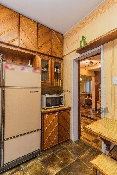 Amplo Apartamento de 3 quartos com suíte e 2 sacadas, com Vista para o Guaíba e 1 Vaga - Moinhos de Vento - 126m²