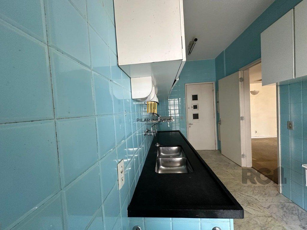 Vende-se apartamento 3 quartos com suíte, dependencia completa e hidro próximo ao Parcão - 133m² - Moinhos de Vento