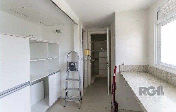 Apartamento com 3 Suítes e 3 Vagas Próximo à Praça da Encol - 200m² - Bela Vista