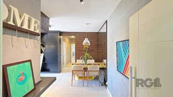 Elegante Apartamento Mobiliado com Suíte, Churrasqueira e 1 Vaga no Menino Deus - 73m²