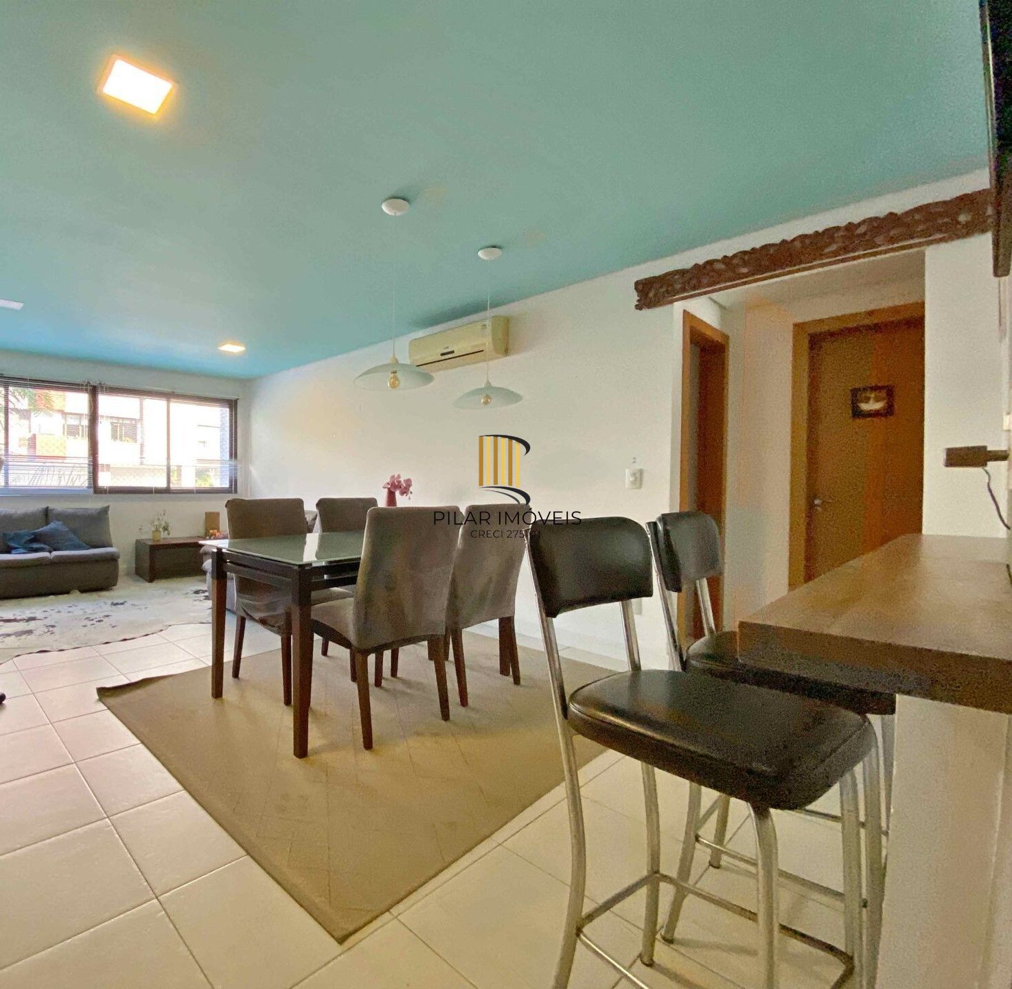 Vende-se apartamento com 2 quartos(1 suíte), 81m² e 2 vagas - Rio Branco