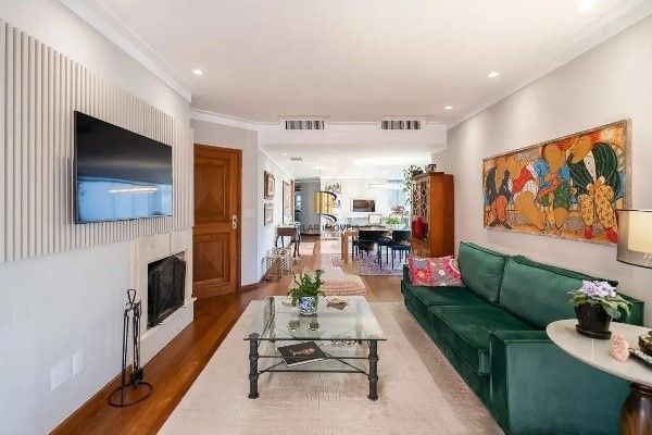 Vende-se apartamento com 3 quartos (1 suíte), 2 vagas e 171 m² -Bela Vista