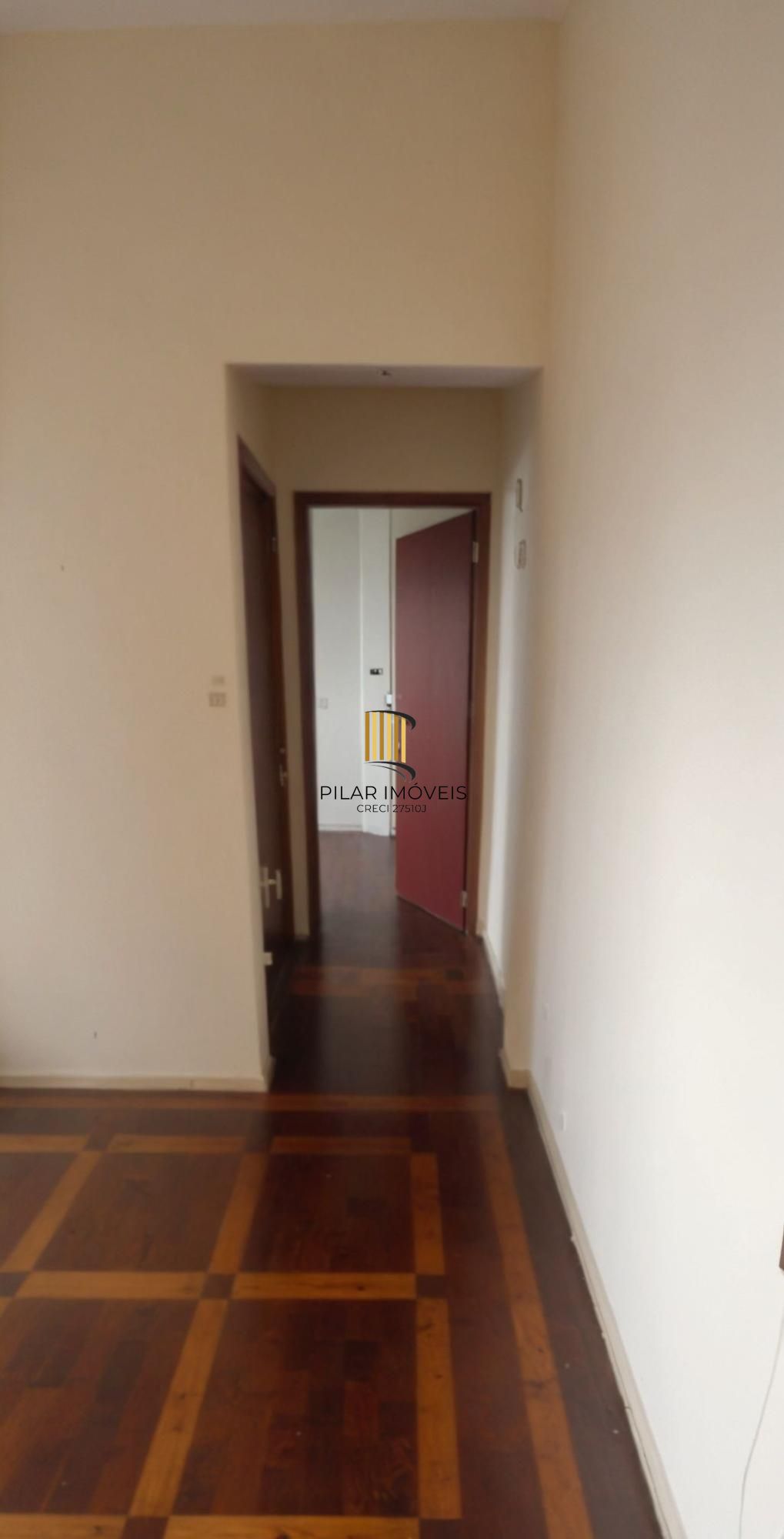Vende-se apartamento de 1 dormitório e 45m² - Menino Deus