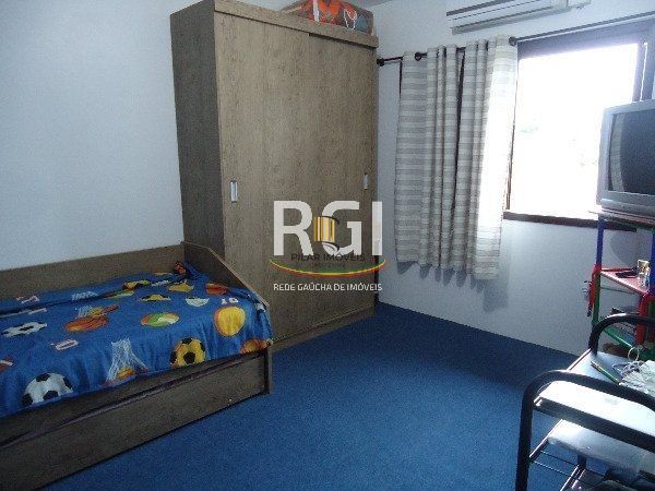 Casa à Venda – 320m², 3 Dormitórios (1 Suíte), 5 Vagas – Partenon