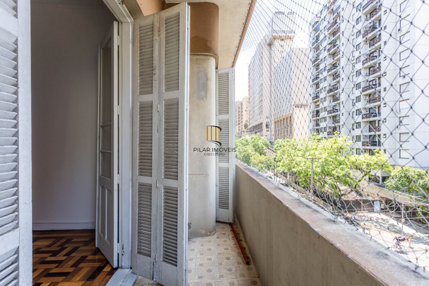 Vende-se apartamento com 2 quartos, 79 m² e sacada - Centro Histórico