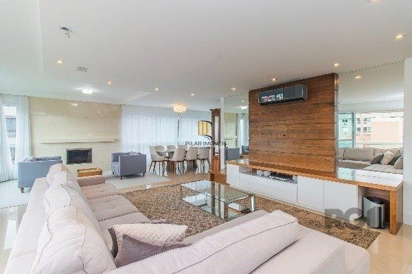 Apartamento de alto padrão, 3 suítes, 3 vagas, ao lado da Praça da Encol
