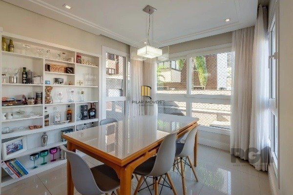 Vende-se amplo apartamento 3 dorm c/ suíte, 3 vagas, churrasqueira, lareira - 113m² - Bela Vista