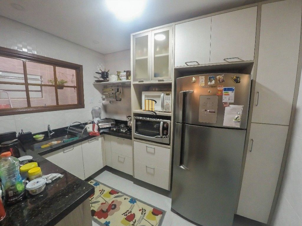 Vende-se casa com 4 quartos( 1 suíte), 156 m² e 2 vagas - Partenon
