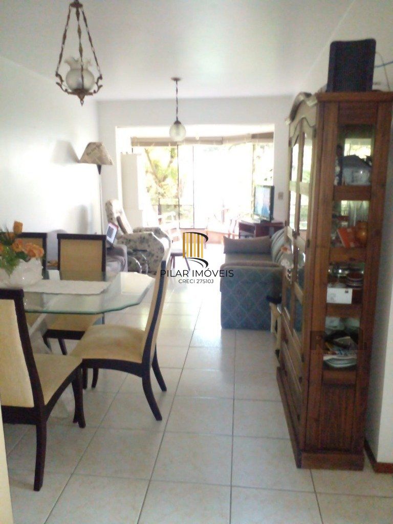 Apartamento de 2 dormitórios, 2 banheiros e 1 vaga de garagem no Bairro Petrópolis