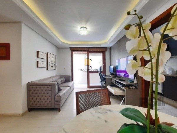 Vende-se apartamento com 2 quartos (1 suíte), 61 m² e 1 vaga – Petrópolis