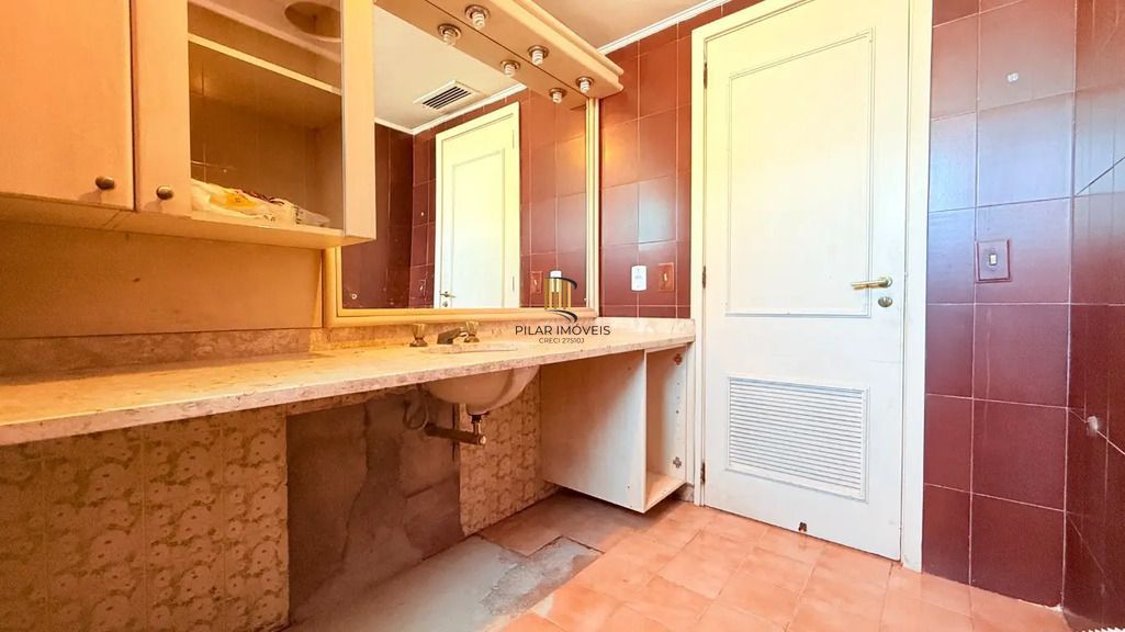 Apartamento alto padrão com 3 quartos, ótima localização e 173 m² - Moinhos de Vento