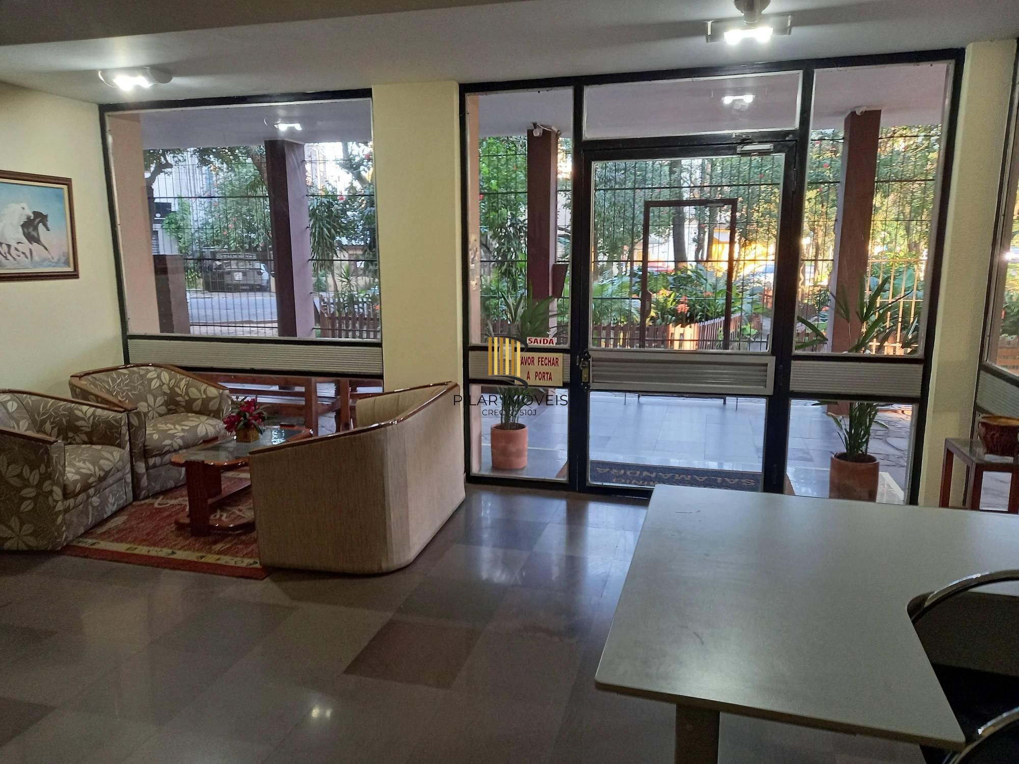 Vende-se amplo apartamento de 2 quartos, 1 vaga e 78m² - Santa Cecília