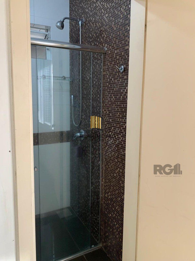 Vende-se belíssimo apartamento 3 suítes, de frente, próximo ao Parcão, reformado e com pátio - 194m² - Auxiliadora