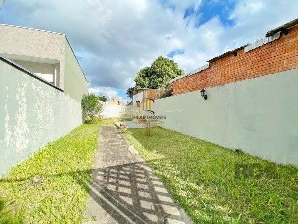 Vende-se belo sobrado com 3 quartos com suíte e 3 vagas cobertas - 182m² - Vila Ipiranga