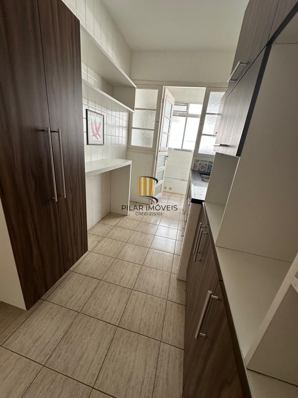 Vende-se apartamento 3 quartos, dependencia completa - 83m² - Bom fim