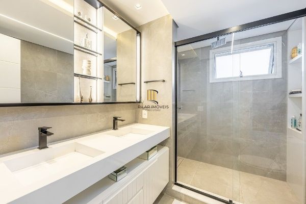 Apartamento alto padrão mobiliado com 3 suítes e 140 m² na Bela Vista