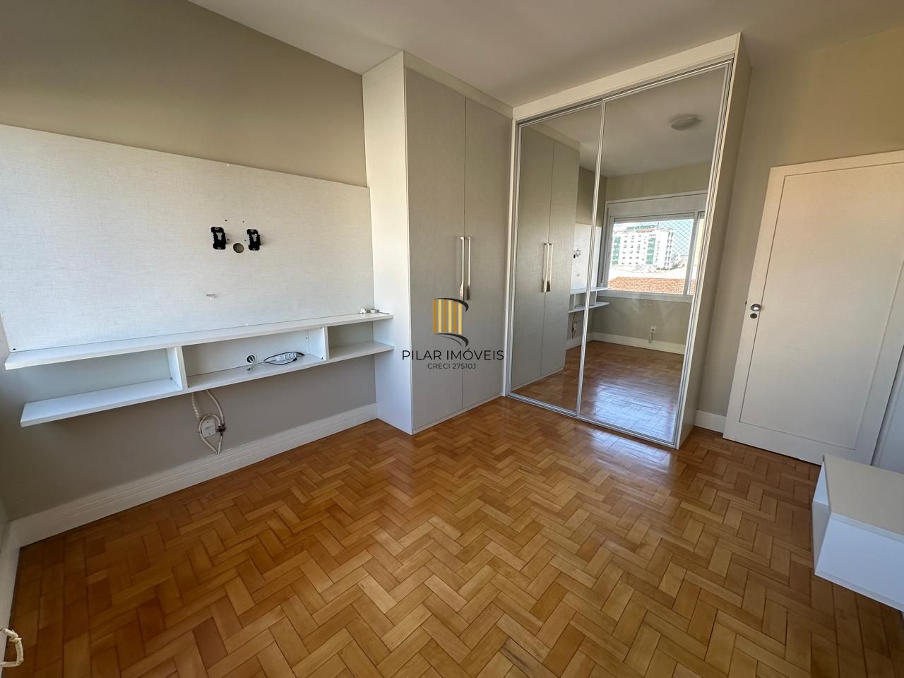Vende-se apartamento 3 quartos, dependencia completa - 83m² - Bom fim