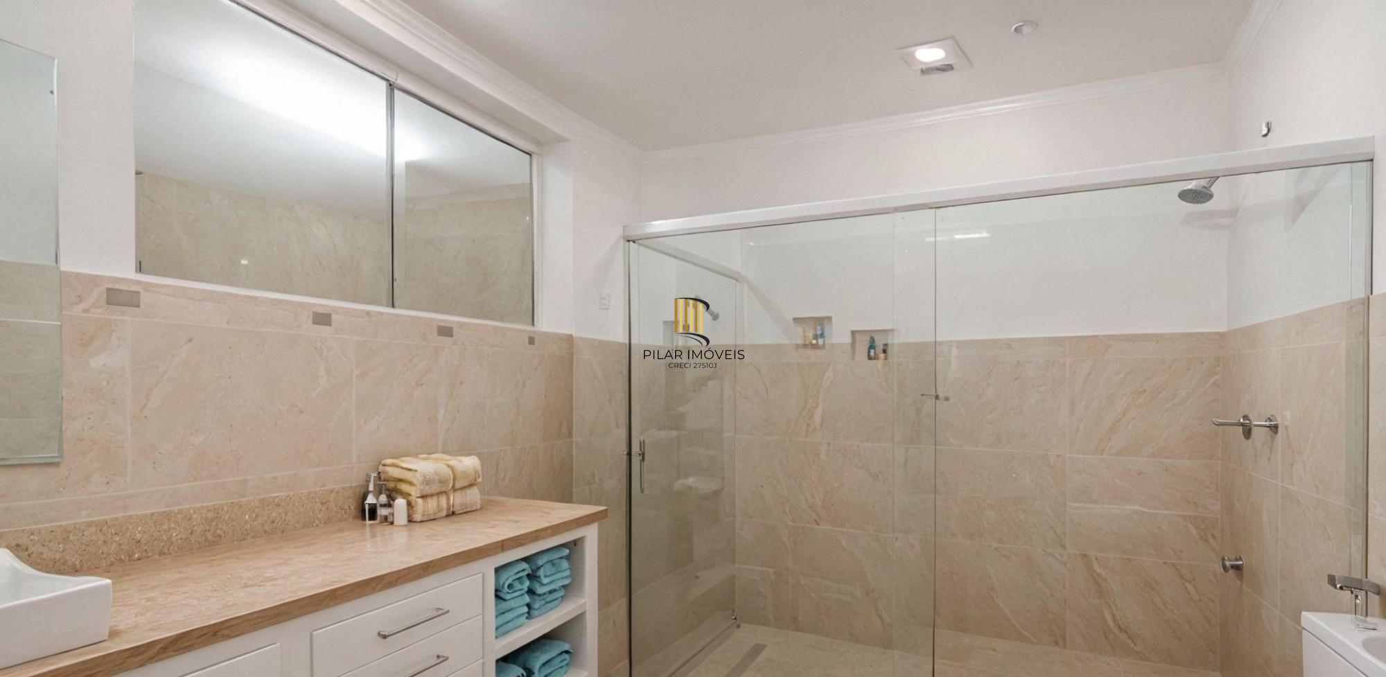 Vende-se amplo apartamento térreo com 3 quartos e 140m² - Rio Branco