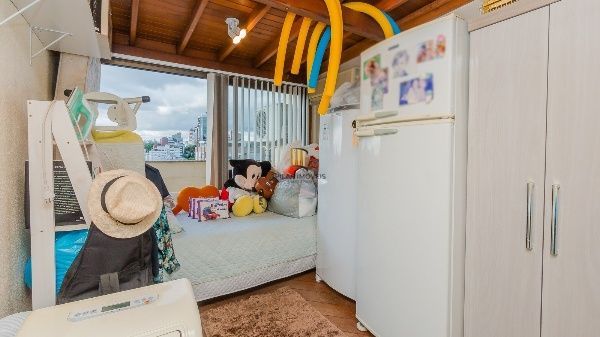 Vende-se cobertura com 3 quartos (1 suíte), piscina privativa, 202m² e 2 vagas - Mont Serrat