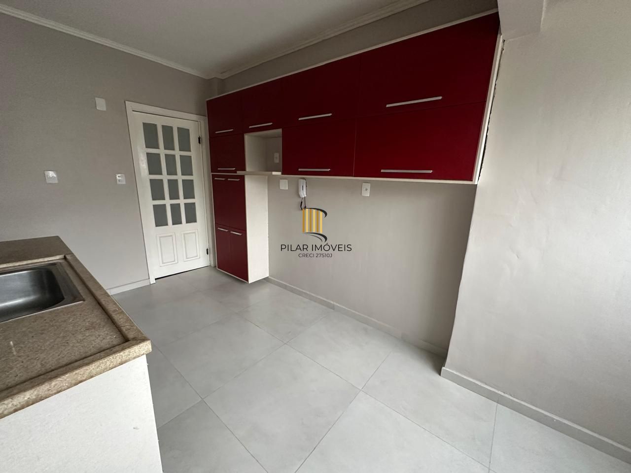 Vende-se cobertura com 2 quartos(2 suítes), piscina, 2 vagas e 235 m² – Mont`Serrat