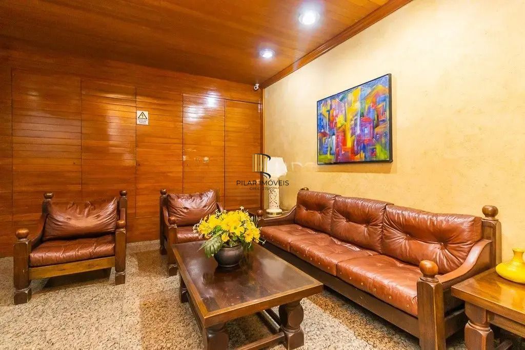 Vende-se apartamento com 3 quartos( 1 suíte), 111m² e 1 vaga – Auxiliadora