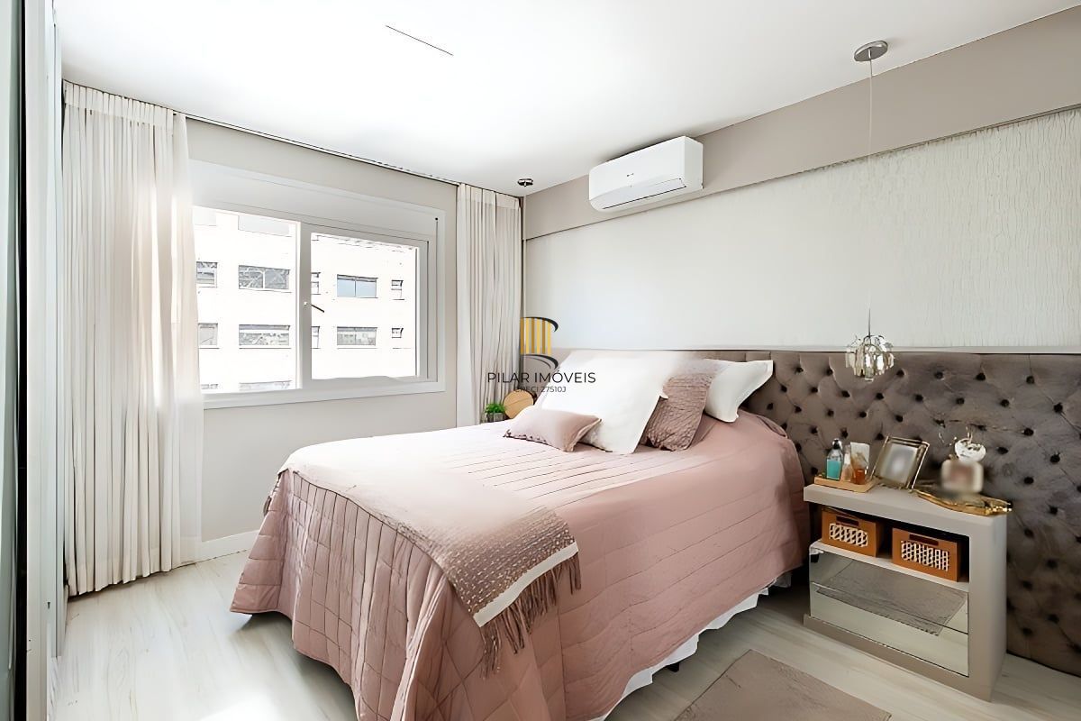 Vende-se apartamento com 2 quartos (1 suíte), 81m² e 2 vagas – Moinhos de Vento