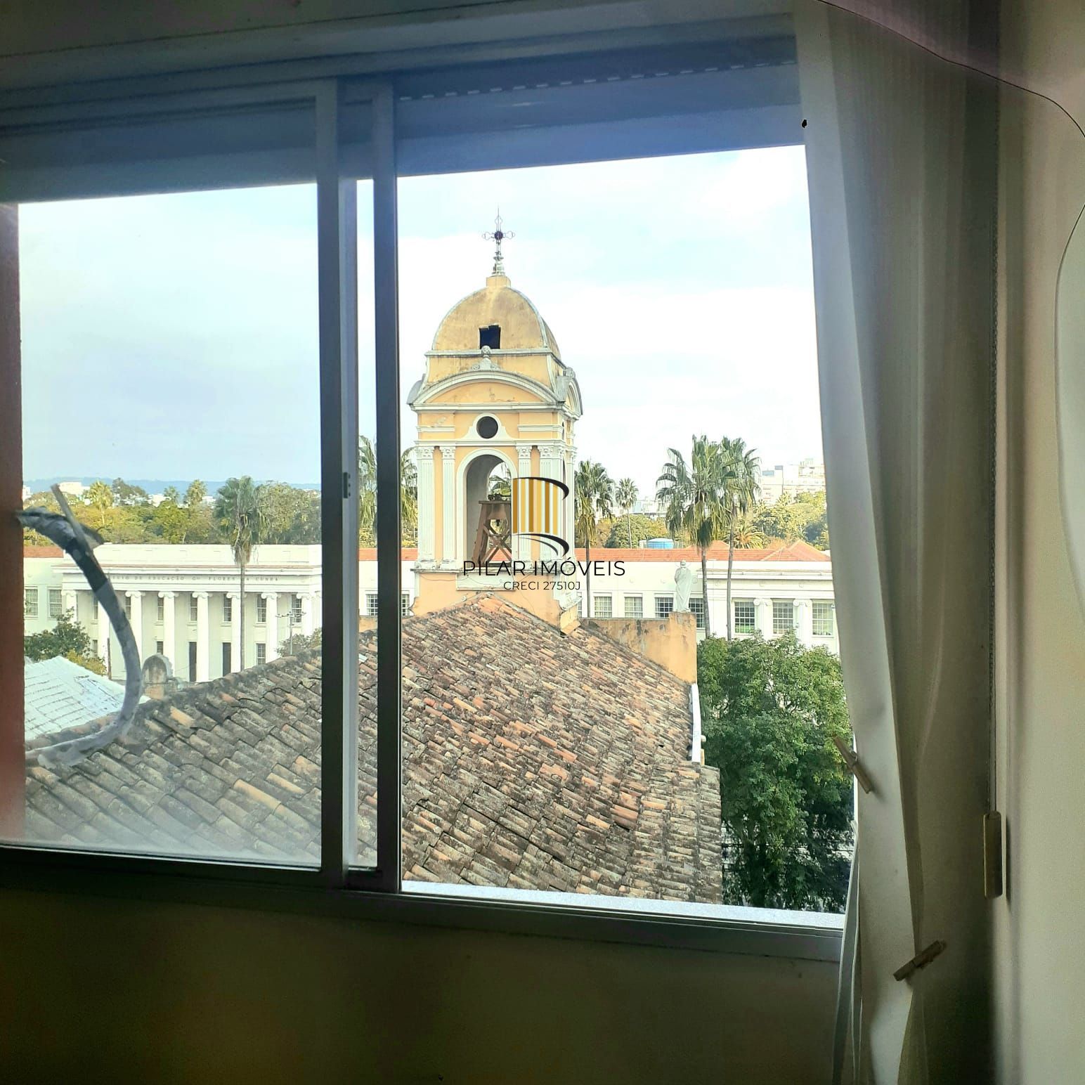 Vende-se apartamento com 1 quarto e 38m² - Bom Fim