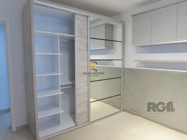 Apartamento com 1 Dormitório e Pátio Privativo no Bairro Petrópolis