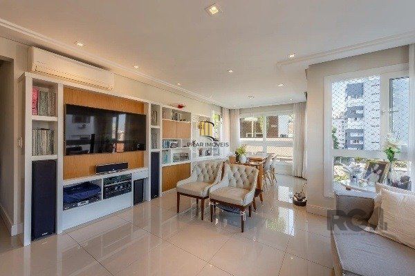 Vende-se amplo apartamento 3 dorm c/ suíte, 3 vagas, churrasqueira, lareira - 113m² - Bela Vista